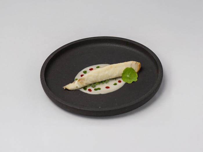 Assiette gastronomique épurée