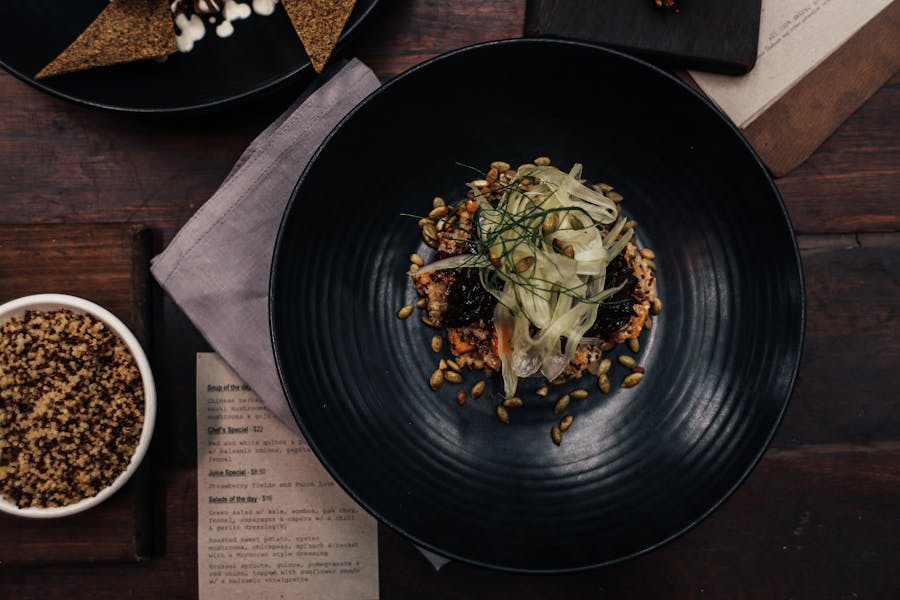 Plat gastronomique dressé