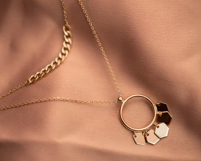 Collier or, détail